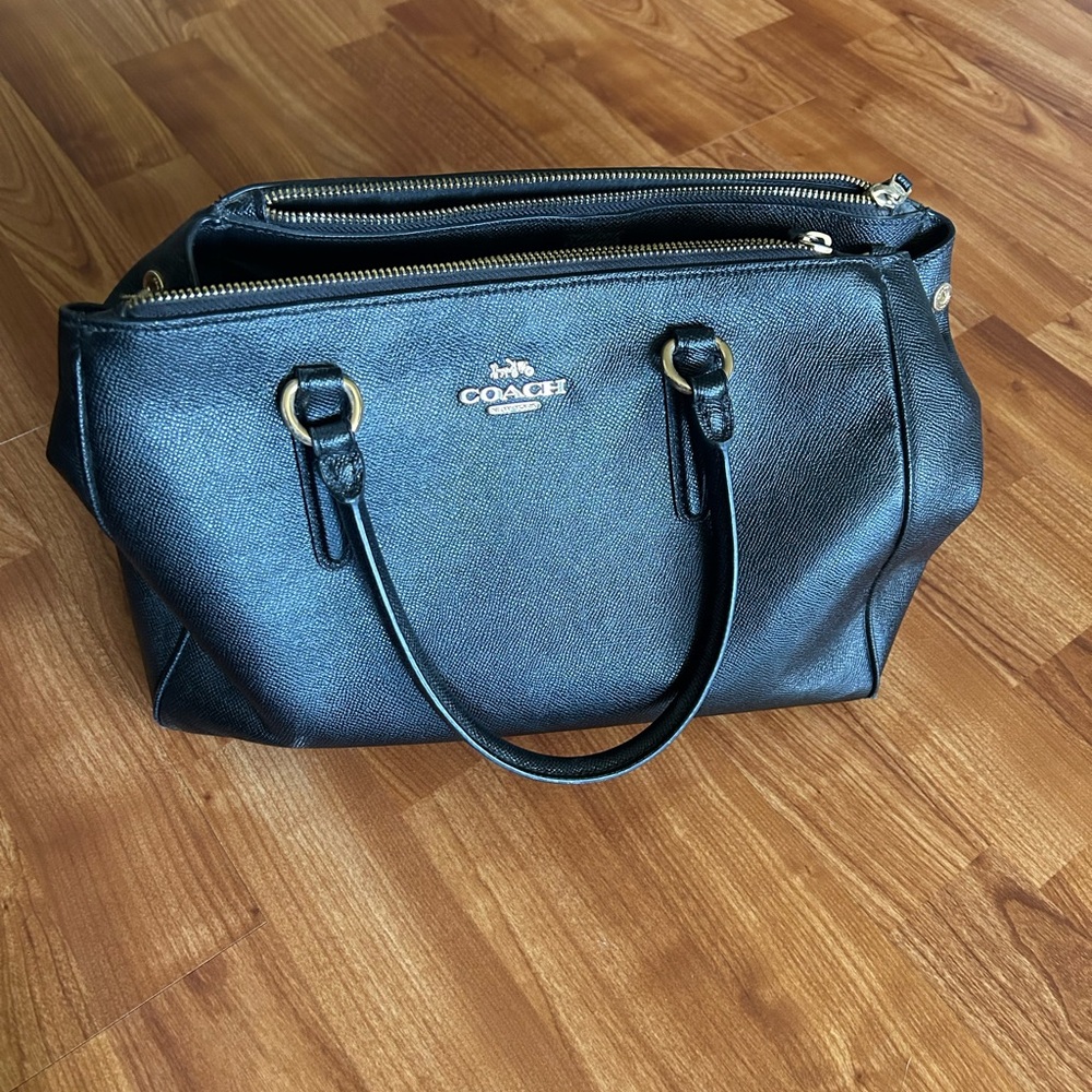 Medium coach tote